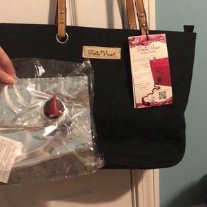 TOTE WITH BUILT IN WINE BAG
